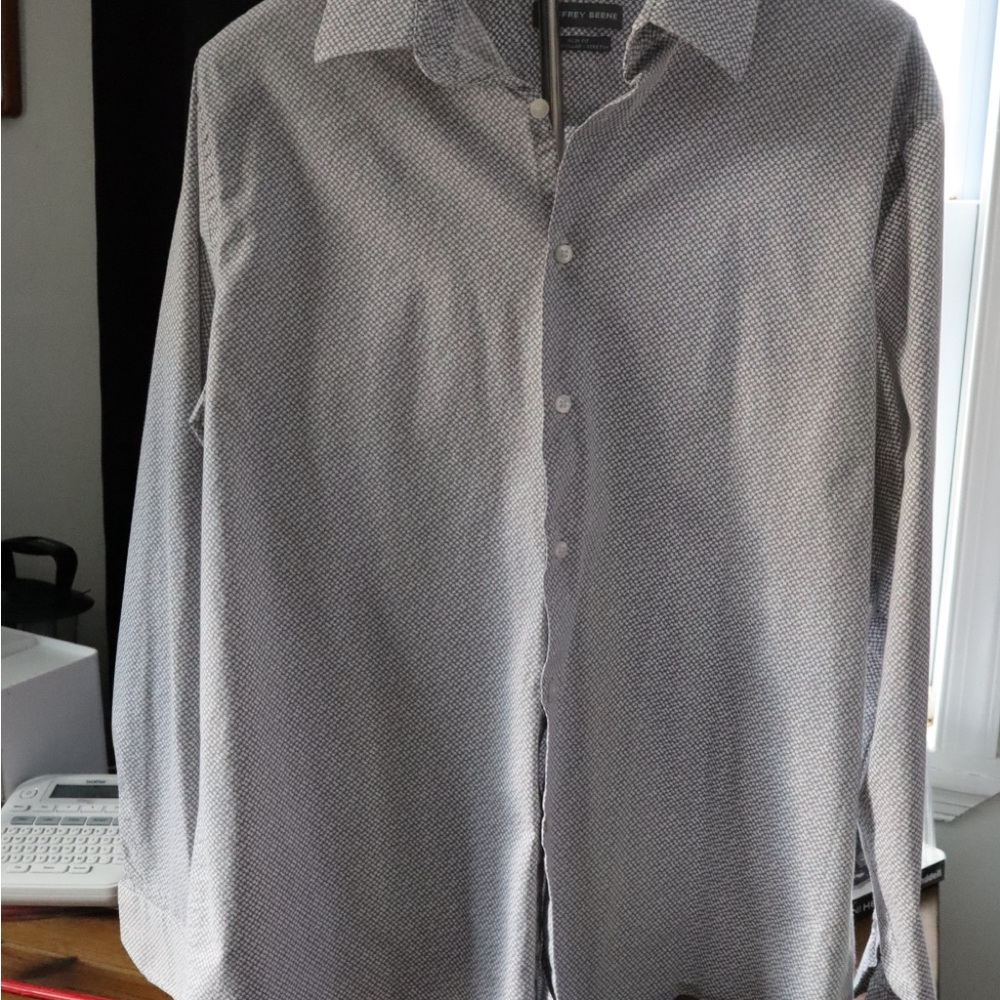 Geoffrey Beene Men's Black and White Patterned Button Down Shirt